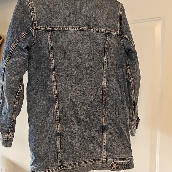 Women's Blue Denim Jacket with Sherpa Lining - Picture 5 of 5